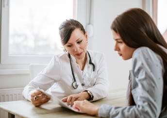 L'importanza dell'aderenza alla terapia: consigli su come gestire il trattamento tramite il dialogo con i professionisti sanitari